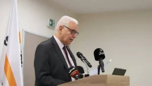 وزير الصحة يحذر من انهيار النظام الصحي في فلسطين